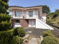 Jolie villa indépendante des années 70 offrant de beaux atouts. — photo 4