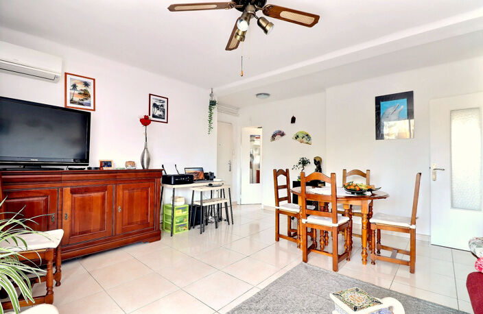 VENTE EN EXCLUSIVITE - SAINT-RAPHAËL - APPARTEMENT 3 PIECES DE 58.25M2 AVEC PARKING PROCHE CENTRE-VILLE — photo 2