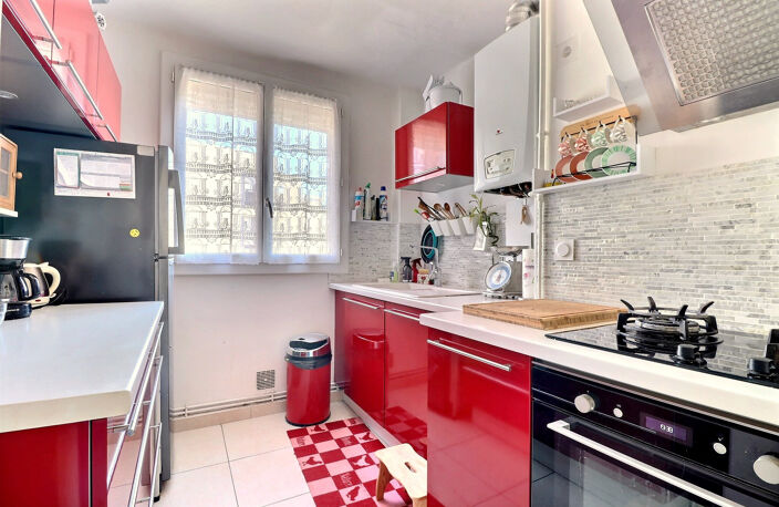 VENTE EN EXCLUSIVITE - SAINT-RAPHAËL - APPARTEMENT 3 PIECES DE 58.25M2 AVEC PARKING PROCHE CENTRE-VILLE — photo 3