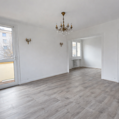Appartement 4 pièces 136000 €