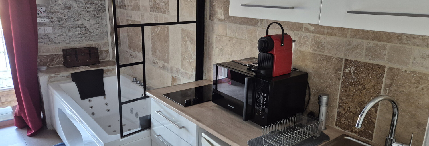 Appartement 1 Pièce 30 m² à louer à Solliès-Toucas (83210)