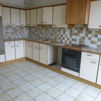 Appartement 5 pièces 725 €