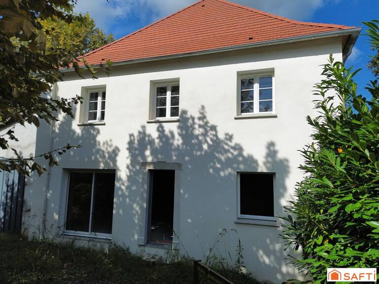 Maison partiellement rénovée, dépendances et terrain spacieux — photo 1