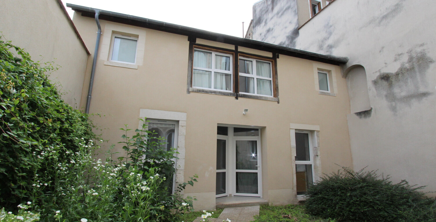 Centre-ville La Charité sur Loire — photo 1