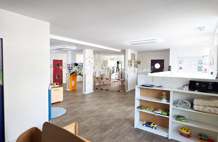 Vente Murs commerciaux 160 m&sup2; — photo 4