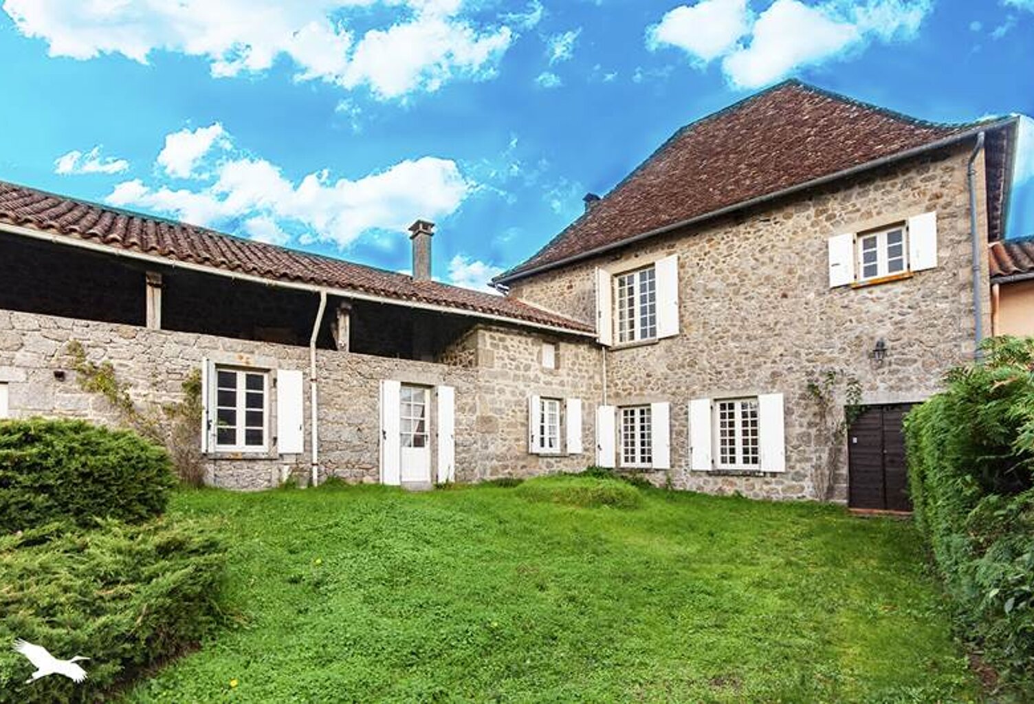Maison en pierre de 6 pièces principales — photo 1