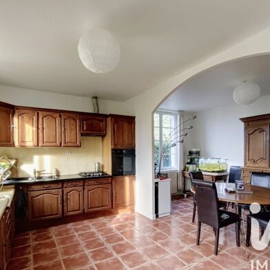 Maison 6 pièces 300000 €