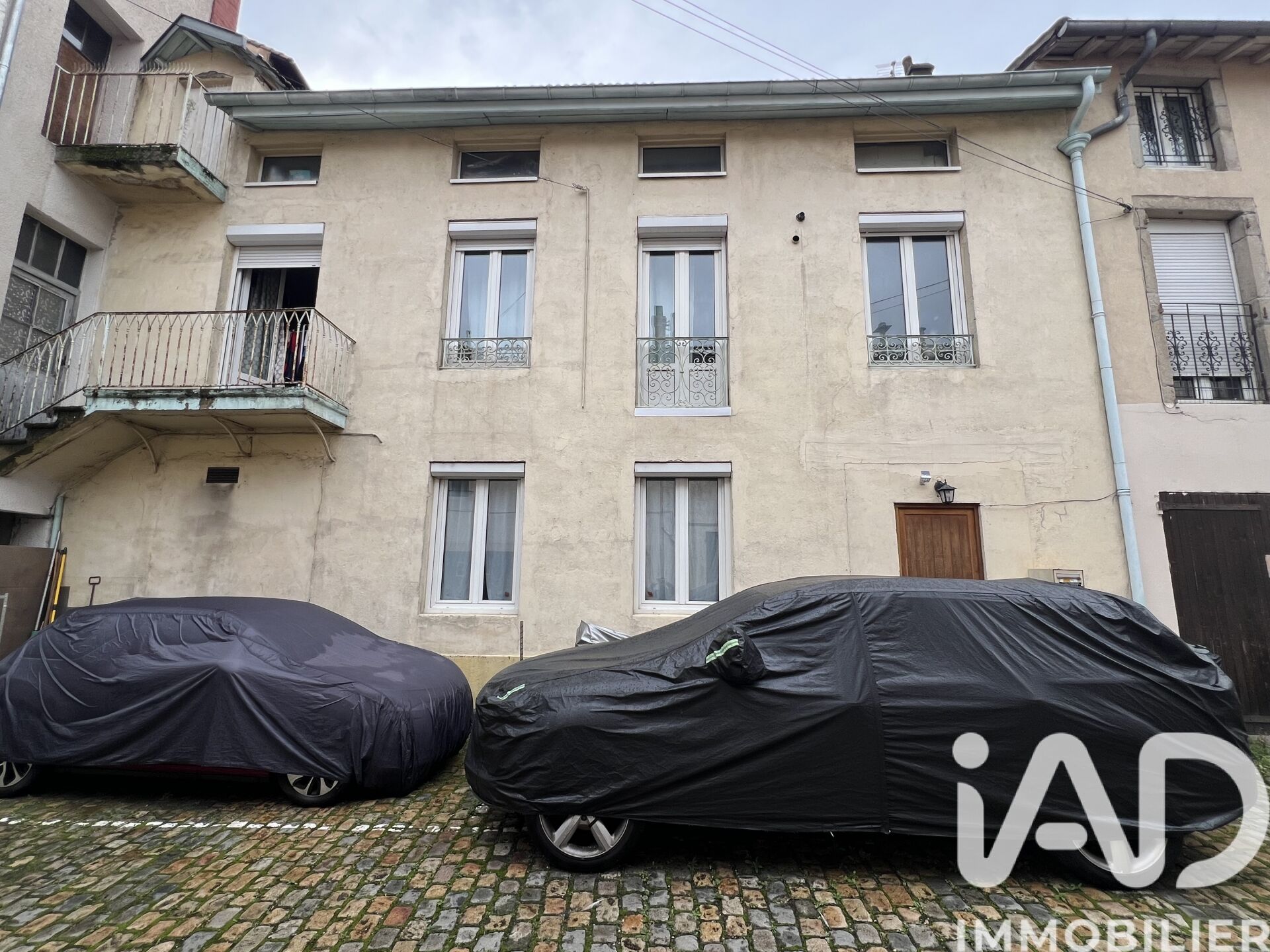 Rive-De-Gier - 130m² - 5p. - 3ch.