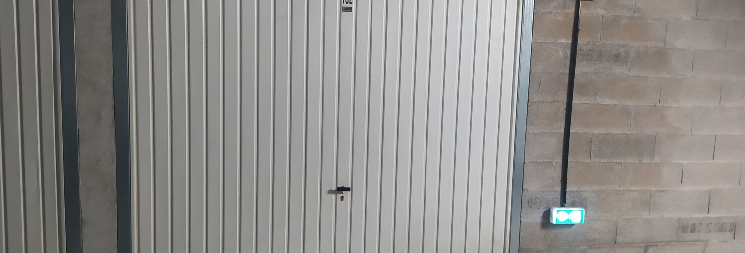 Garage  20 m² à louer à Marseille 10 (13010)