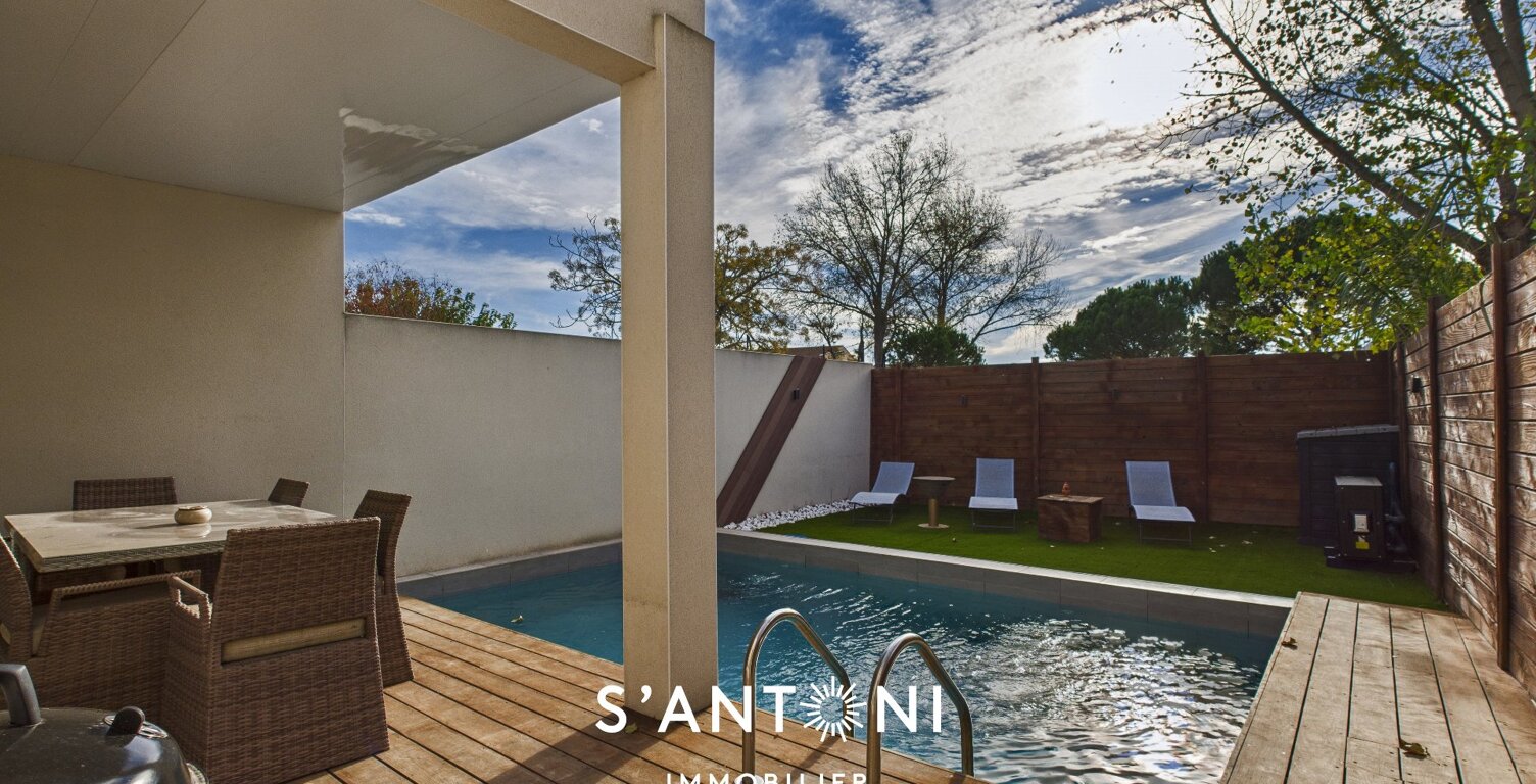 Villa — photo 1