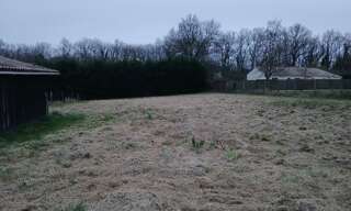 Terrain  1500 m² à vendre à Saint-Genès-de-Lombaud (33670)