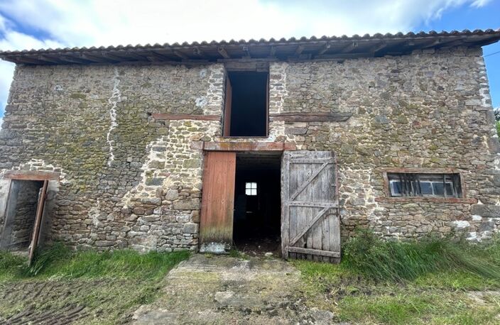 Grange de 170m2 avec dépendance de 20m2 sur une parcelle de terrain d’une surface de 653m2 — photo 2