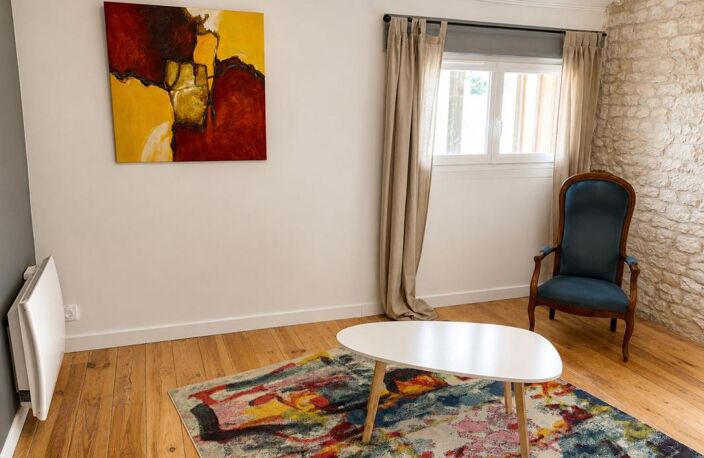 LAGORD – AUX PORTES DE LA ROCHELLE | MAISON DE CHARME AVEC PATIO – IDÉALE RÉSIDENCE PRINCIPALE OU ACTIVITÉ LIBÉRALE — photo 2