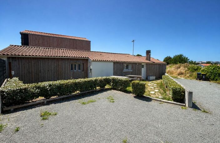 LAGORD – AUX PORTES DE LA ROCHELLE | MAISON DE CHARME AVEC PATIO – IDÉALE RÉSIDENCE PRINCIPALE OU ACTIVITÉ LIBÉRALE — photo 5