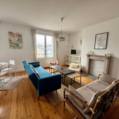 Appartement 3 pièces 890 €