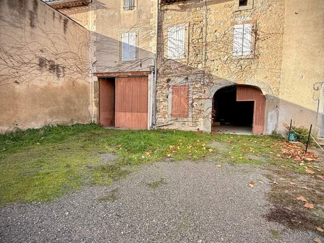 Immeuble à renover à vendre MONTLAUR (11) 282m2 environ avec terrain — photo du bien