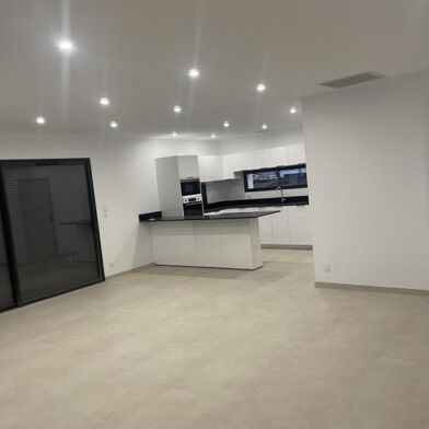 Maison 4 pièces 1450 €