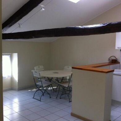 Appartement 3 pièces 560 €