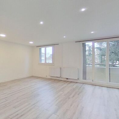 Appartement 3 pièces 890 €