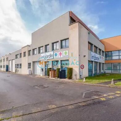 Local industriel  3063 €