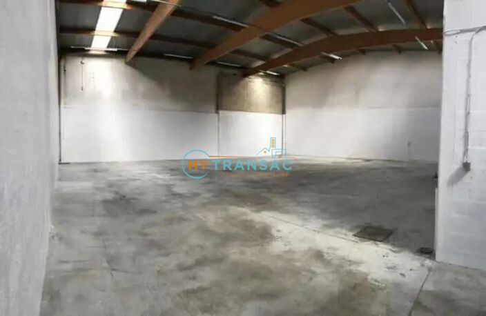 A Louer locaux d'activités 387m², 564m²  à Emerainville — photo 5