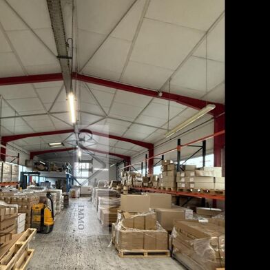 Local industriel  1790000 €