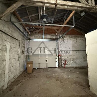 Local industriel  930000 €