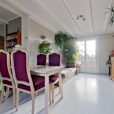 Appartement 3 pièces 240000 €