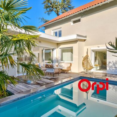 Maison 8 pièces 920000 €