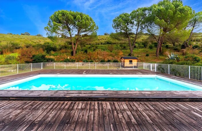 propriété avec gites de 700m² habitable sur 25 hectares de terrain — photo 3