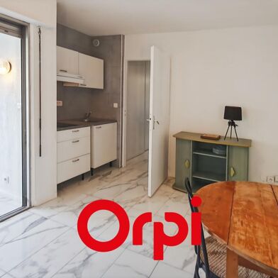 Appartement 1 pièces 590 €