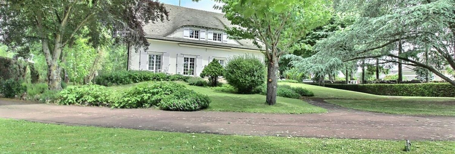 Maison 8 Pièces 229 m² à vendre à Saint-Péravy-la-Colombe (45310)