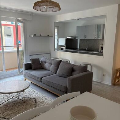 Appartement 3 pièces 1351 €