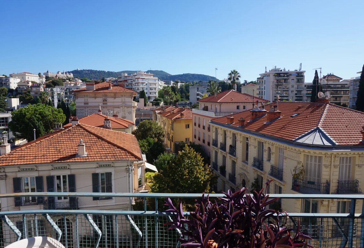 2P étage élevé balcons Libération — photo 1