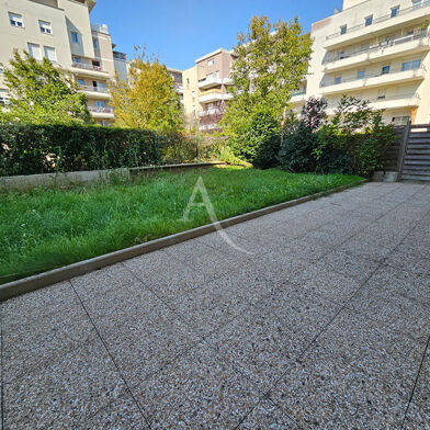 Appartement 3 pièces 1050 €
