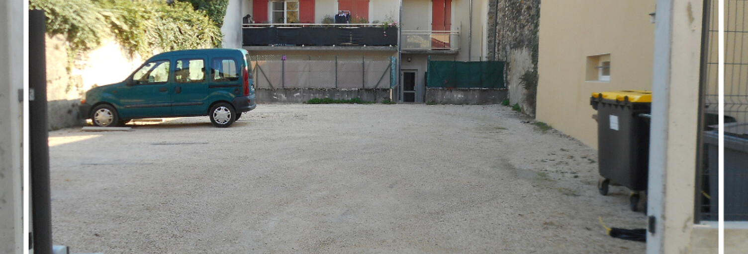 Garage   m² à louer à Voiron (38500)