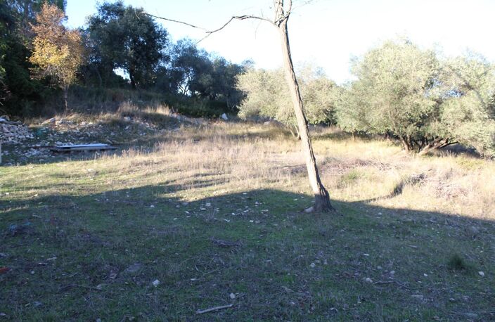 EXCLU UCHAUD - Vente Terrain constructible — photo 2