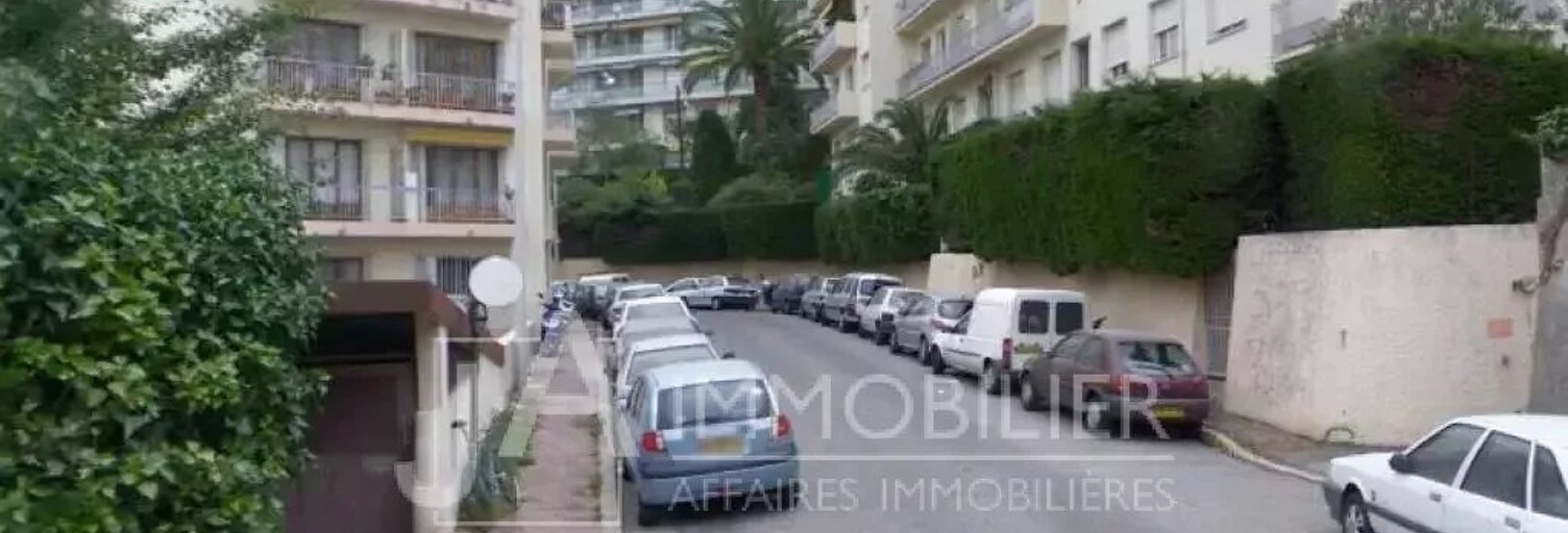 Garage  10 m² à louer à Nice (06100)