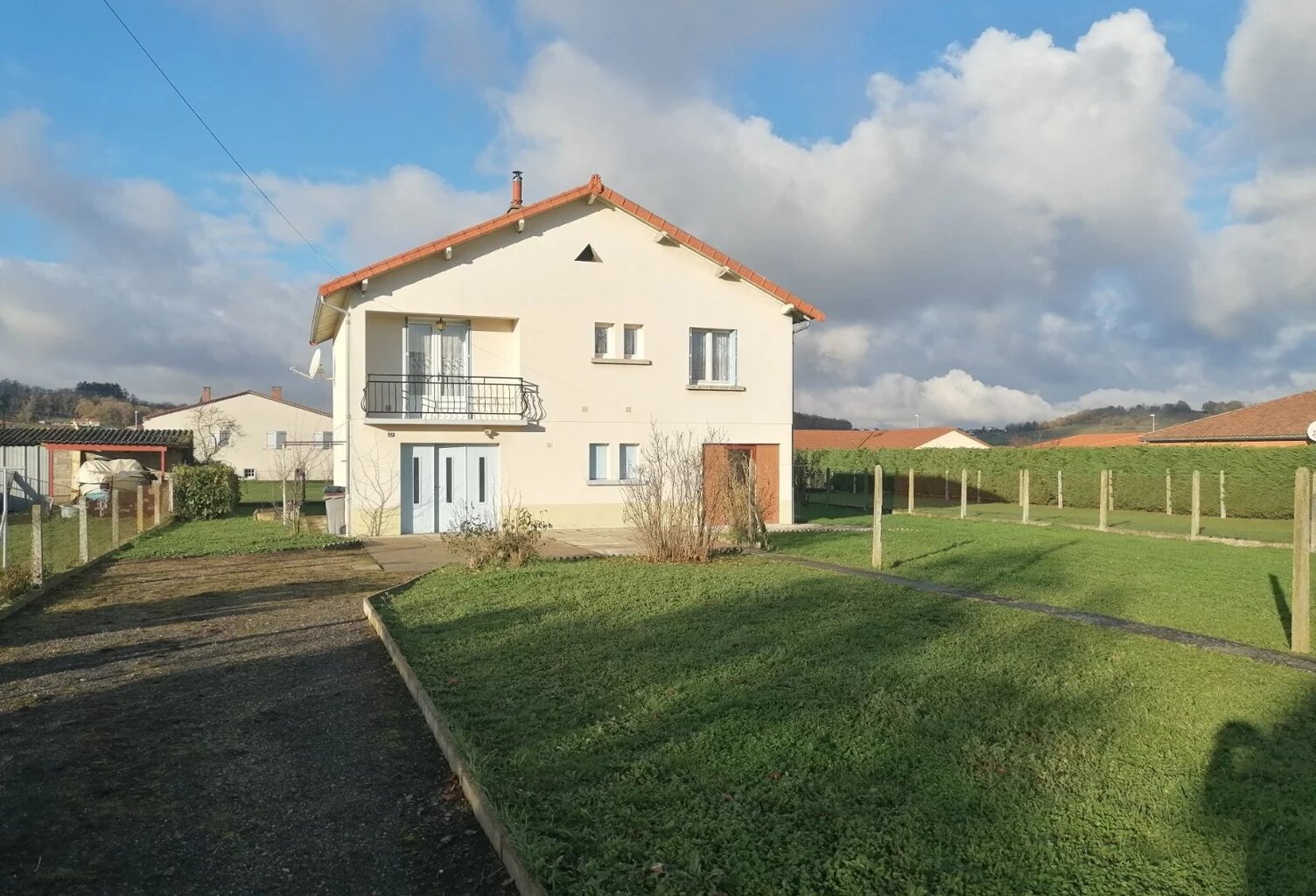 MAISON INDIVIDUELLE SUR PLUS DE 1400 M² DE TERRAIN CONSTRUCTIBLE — photo 1