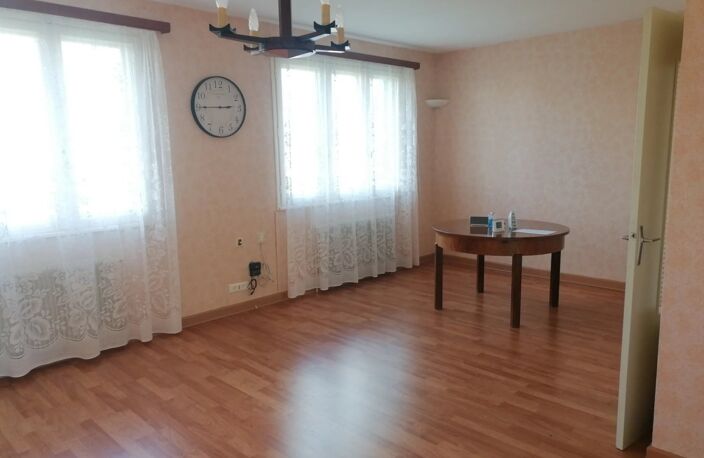MAISON INDIVIDUELLE SUR PLUS DE 1400 M² DE TERRAIN CONSTRUCTIBLE — photo 3