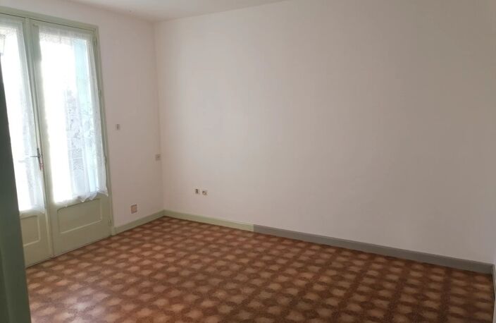 MAISON INDIVIDUELLE SUR PLUS DE 1400 M² DE TERRAIN CONSTRUCTIBLE — photo 4