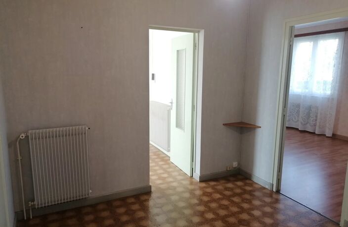 MAISON INDIVIDUELLE SUR PLUS DE 1400 M² DE TERRAIN CONSTRUCTIBLE — photo 5