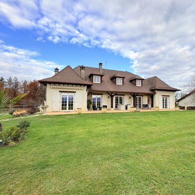 Maison 9 pièces 679000 €