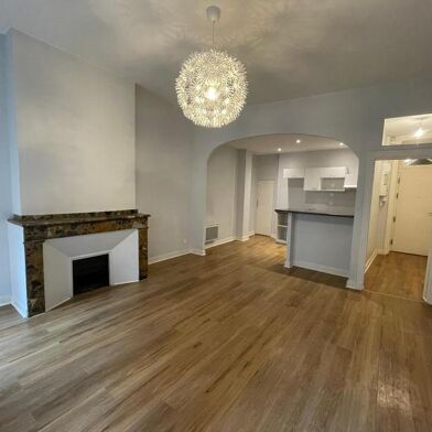 Appartement 2 pièces 861 €