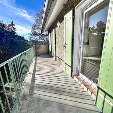 Appartement 3 pièces 700 €