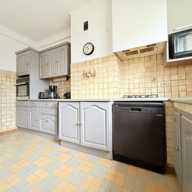 Appartement 5 pièces 170000 €