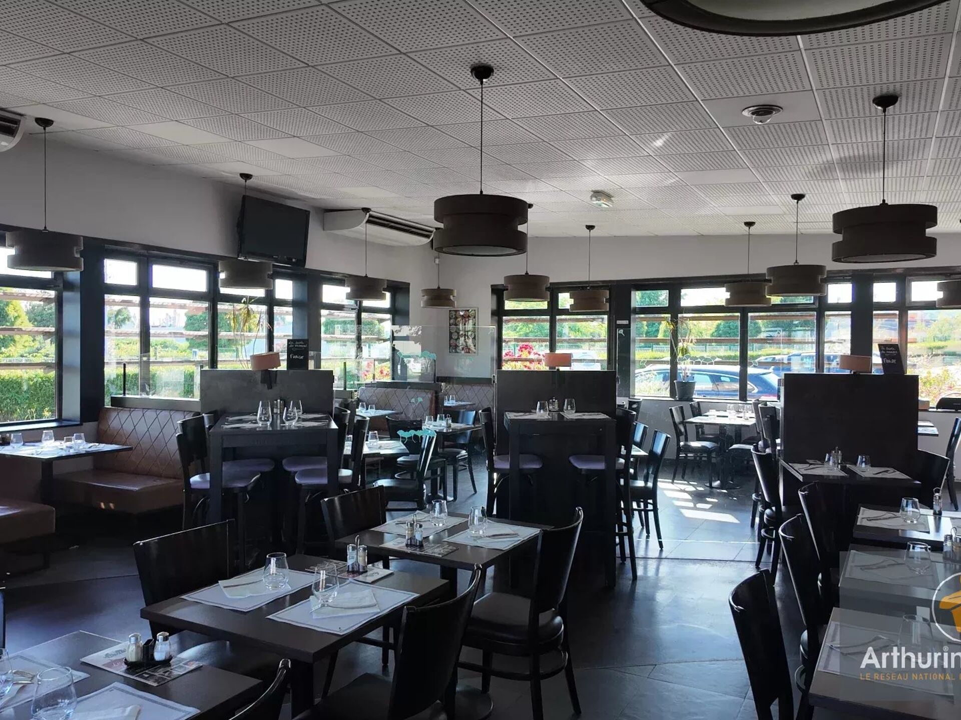 Local commercial 180 m² · à Crépy-en-Valois · 180 m² · 265 000 €