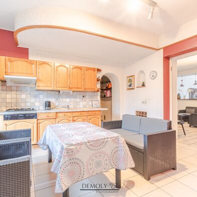 Appartement 6 pièces 235000 €