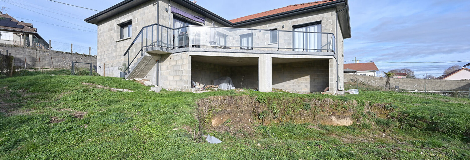 Maison 5 Pièces 126 m² à vendre à Saint-André-le-Gaz (38490)