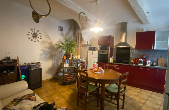 Maison de village avec garage et potentiel d'agrandissement — photo 4